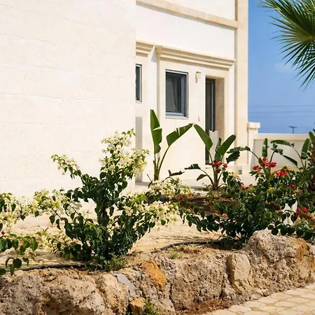 Hotiday Torre Guaceto Brindisi